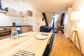 Appartement cœur de ville - Au calme - WiFi - Four, Lave-sèche Linge